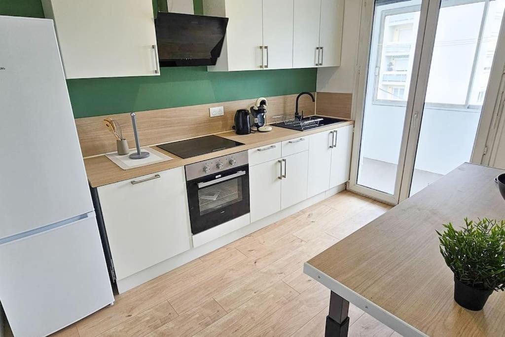 Apartament C'Est Chez Maurice! 4 Ch Wifi Balcon Parking Free Saint-Etienne  Zewnętrze zdjęcie