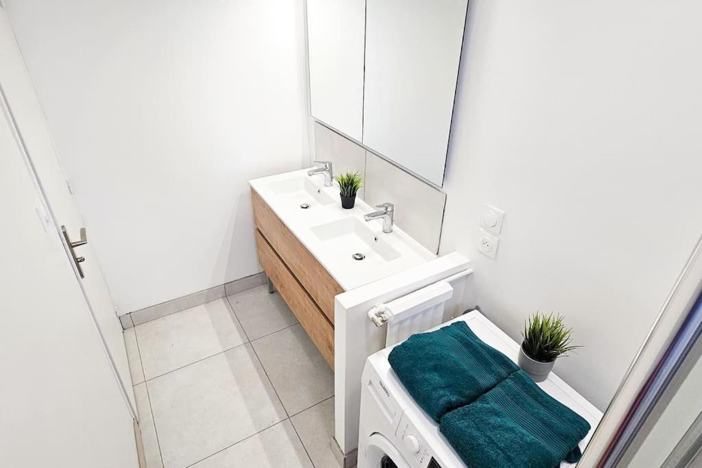 Apartament C'Est Chez Maurice! 4 Ch Wifi Balcon Parking Free Saint-Etienne  Zewnętrze zdjęcie
